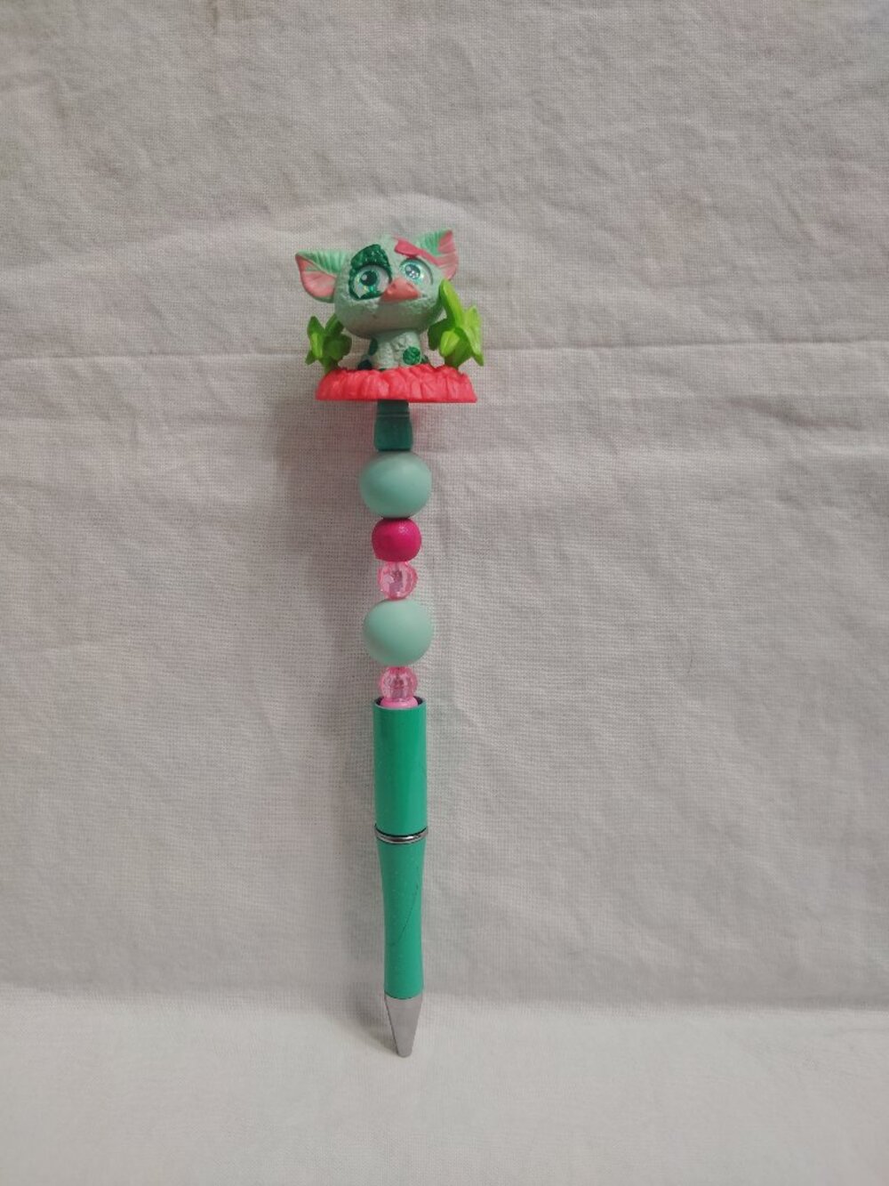 Disney Doorable- Spring Pua- Handmade Beaded Pen